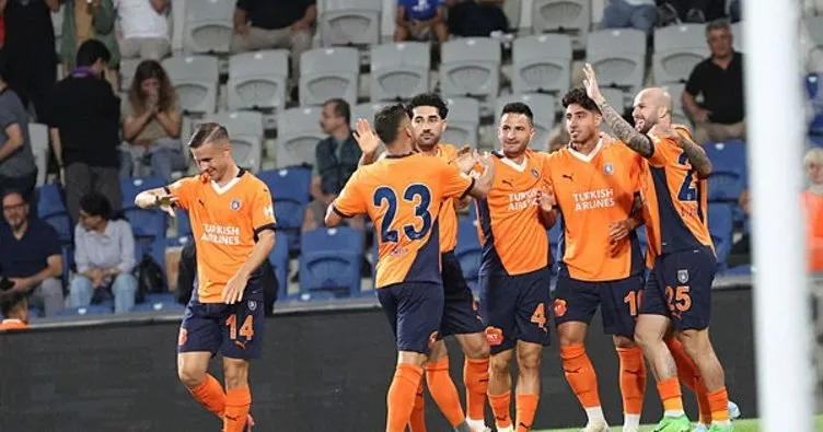 Başakşehir, La Fiorita’yı 6-1 mağlup ederek büyük avantaj yakaladı