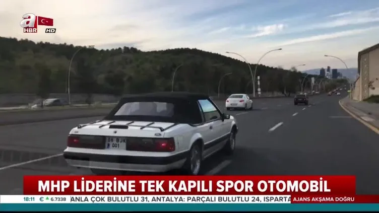 Bahçeli, BJK plakalı klasik otomobiliyle Ankara sokaklarında