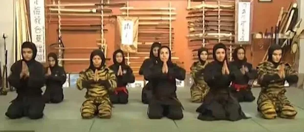 Ahmedinejad’ın kadın ninjaları