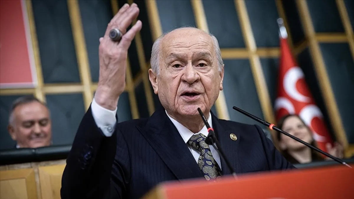 Bahçeli’den İran’a yönelik saldırılara sert tepki: Savaş değil barış hakim olmalı Bahçeli’den İran’a yönelik saldırılara sert tepki: Savaş değil barış hakim olmalı