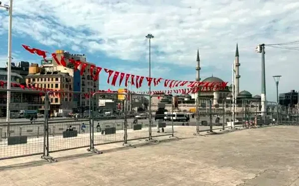 taksimde-1-mayis-hazirliklari-suruyor-taksim-ve-cevresi-bariyerlerle-kapatilacak-1777554532303.jpg