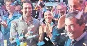 Açılışta doğum gününü kutladı