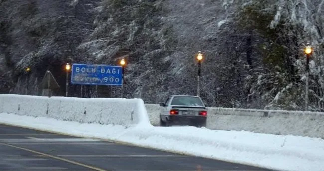 Bolu Dağı'nda kar yağışı durdu: Ulaşım normale döndü Bolu Dağı'nda kar yağışı durdu: Ulaşım normale döndü