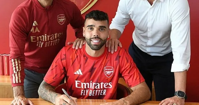 Arsenal, Brentford'dan İspanyol kaleci David Raya'yı kiraladı Arsenal, Brentford'dan İspanyol kaleci David Raya'yı kiraladı