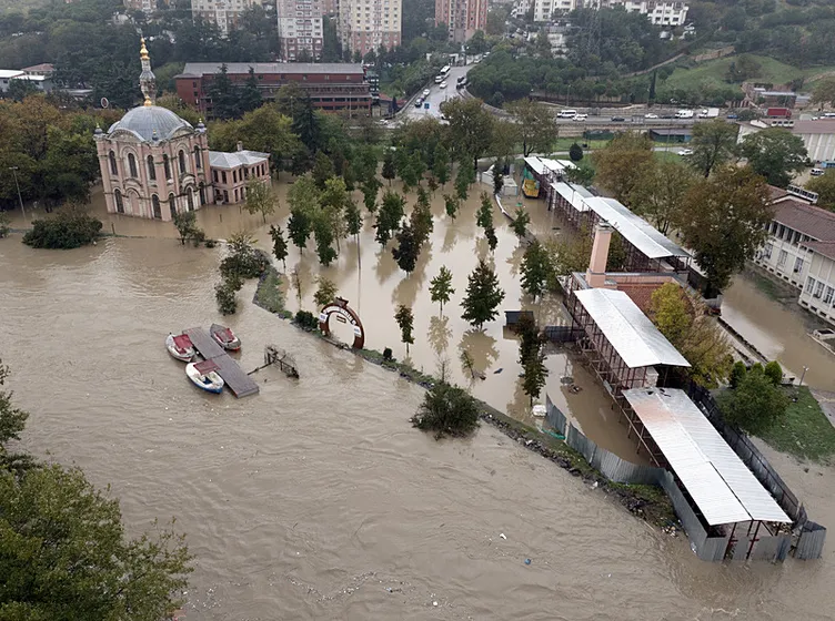 SON DAKİKA… İstanbul Valiliği’nden megakent için kuvvetli yağış uyarısı! Yarın şiddetini artıracak: O bölgeler için alarm verildi