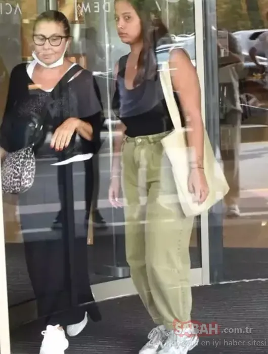 Reha Muhtar’dan haber var! Eski sevgilisi Nilüfer ile kızı Ayşe Nazlı hastanede Reha Muhtar’ı ziyaret etti!