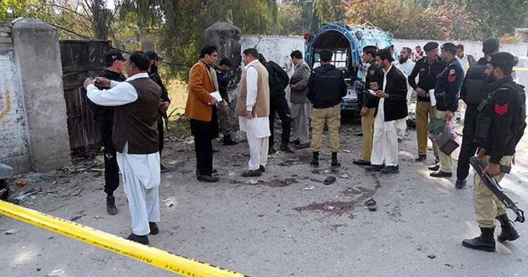 Pakistan’da bombalı saldırı