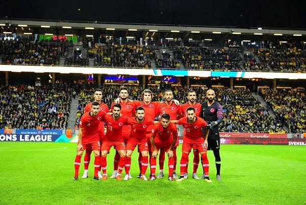 Erman Toroğlu: Lucescu'nun bu takıma verdiği bir halt yok