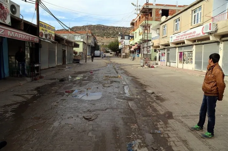 Sandıktan HDP çıkmayınca mahalleyi çöplüğe çevirdiler
