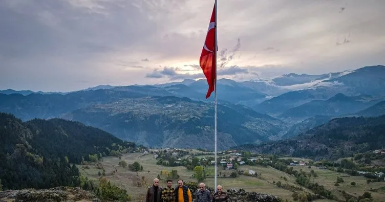 Oba köyü sakinlerinin Türk Bayrağı hayali gerçekleşti