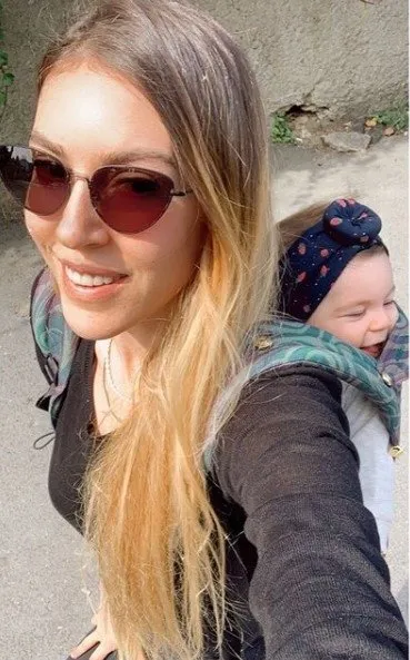 Ünlü oyuncu Sinem Kobal kızı Lalin’in yüzünü ilk kez gösterdi! İşte Sinem Kobal'ın yeni paylaşımı