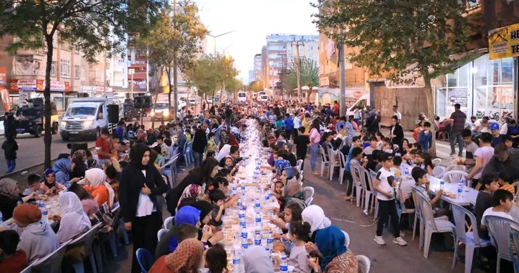 AK Parti’den çocuklara iftar