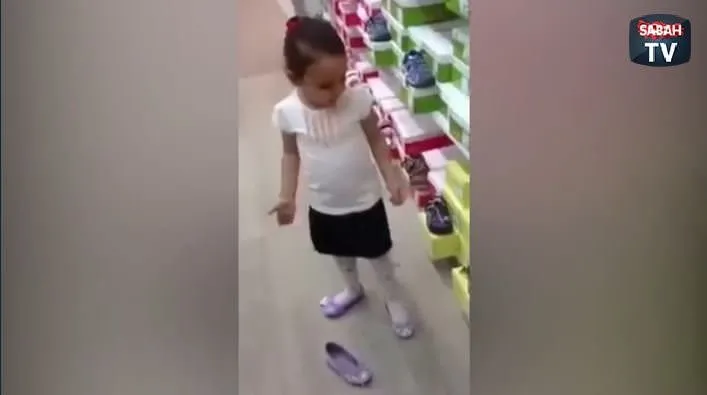 Ayakkabı almayan babaya trip küçük kızından
