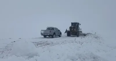 Iğdır’da karla mücadele! Kapanan köy yolları yeniden ulaşıma açıldı #igdir