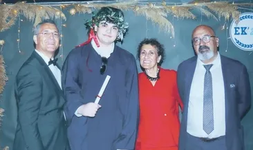 69 yaşında yüksek lisans yaptı: Baba oğulun mezuniyet sevinci