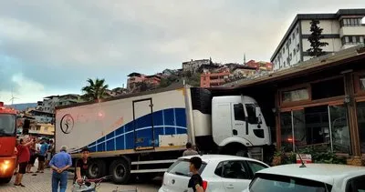 Freni boşalan kamyonet restorana girdi #hatay
