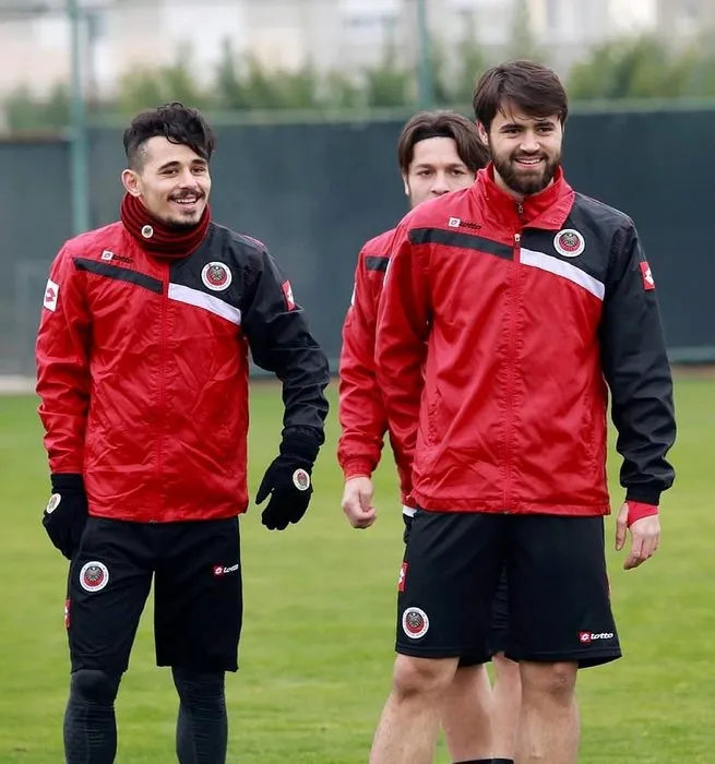 Ahmet Çalık resmen Galatasaray�da! Son Dakika Spor Haberleri
