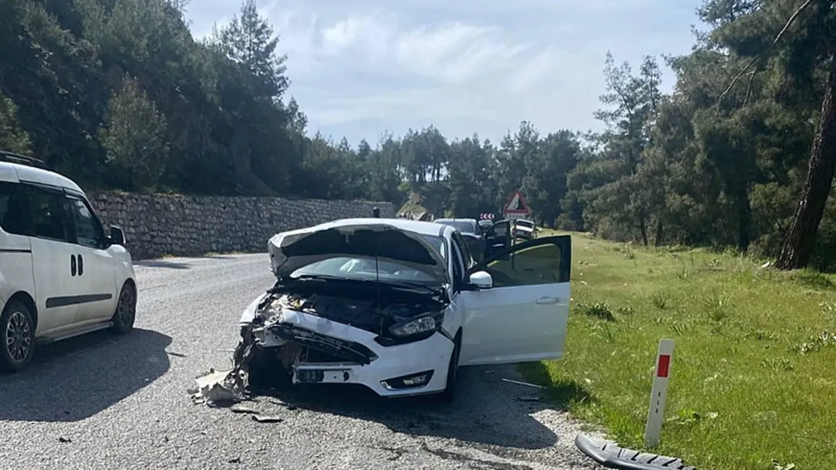 Manisa’da trafik kazası: 4 kişi yaralandı! Manisa’da trafik kazası: 4 kişi yaralandı!