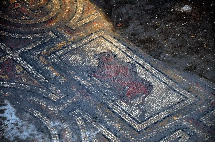 Roma dönemine ait mozaik bulundu