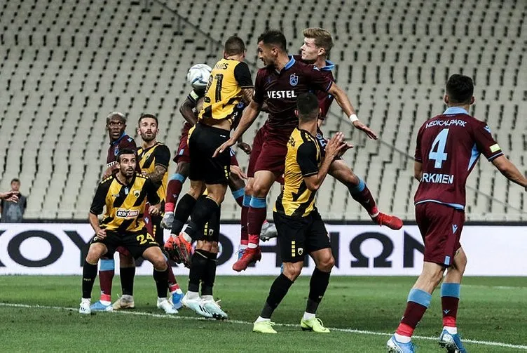 Trabzonspor’a yenilen AEK’te taraftarlar çıldırdı! Stadı bastılar...