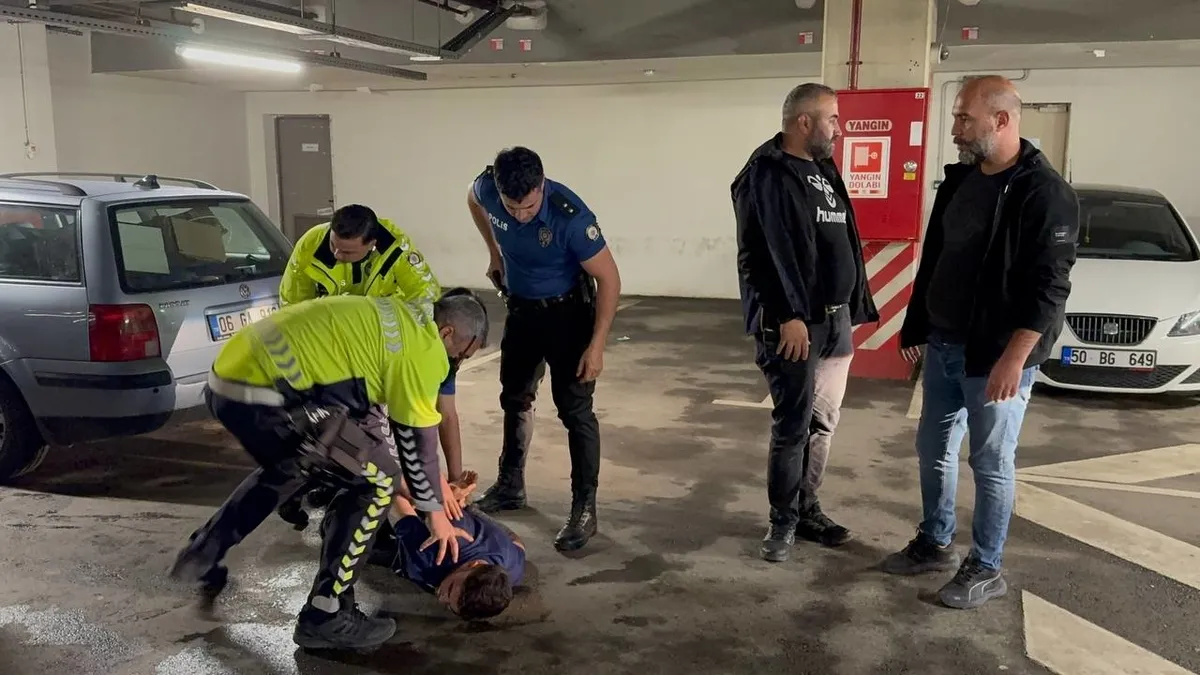 Nevşehir'de polis ekiplerinin operasyon sonrası şüphelileri yakalama anı
