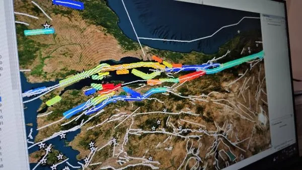 7-buyuklugunde-ve-uzerinde-deprem-uretecek-gerginlikte-faylari-tespit-ettiler-1704007988508.jpg