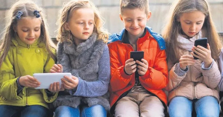Çocuklara akıllı telefon yasağı