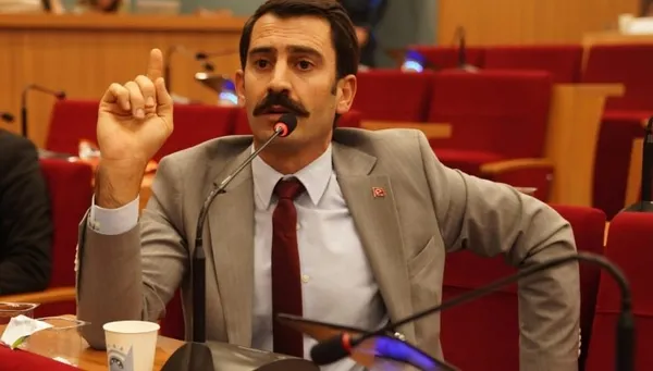 cemil-tugay-donemindeki-projelerde-izmir-halkinda-guven-bunalimi-olustu-1786713790095.jpg