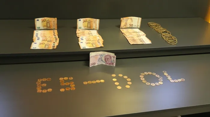 polis-ve-savci-yalanina-inanip-5-milyon-lirasini-kaptirdikazim-kinik-5-milyon-200-bin-tllik-altin-ve-parami-el-1770792432714.jpg