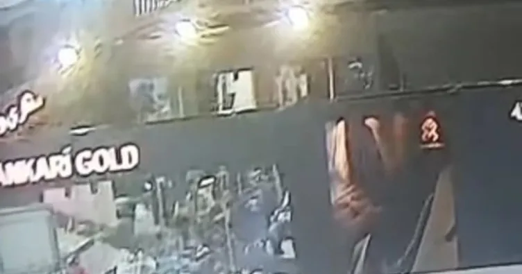 Bakırköy’de fuarda stant çöktü: 4 yaralı