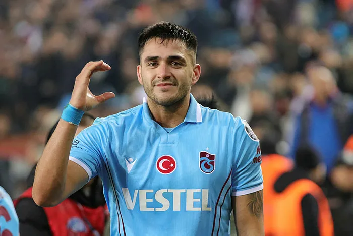 son-dakika-haberi-trabzonspor-maxi-gomezin-ayriligini-acikladi-iste-sozlesme-detaylari-1692721219833.jpg
