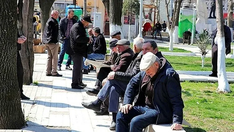 65 yaş üstü sokağa çıkma yasağı hakkında SON DAKİKA gelişmesi! Ankara’dan sonra İzmir’de de kısıtlama kararı...