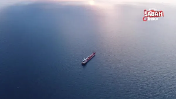 Tahıl sevkiyatının ilk gemisi Razoni İstanbul Boğazı’na girmeyi bekliyor | Video