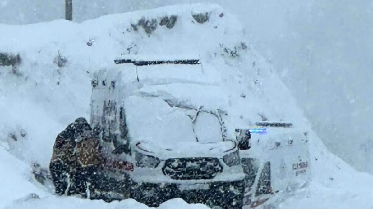 Batman Sason’da buzlanma nedeniyle taşımalı eğitime bir gün ara verildi Batman Sason’da buzlanma nedeniyle taşımalı eğitime bir gün ara verildi