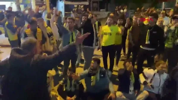 Galatasaray'ın şampiyonluğunun ardından Fenerbahçeli taraftarların isyanı kamerada