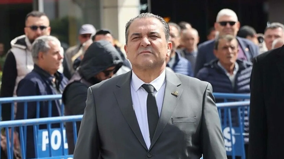 Eşme Belediye Başkanı Yılmaz Tozan tutuklandı Eşme Belediye Başkanı Yılmaz Tozan tutuklandı