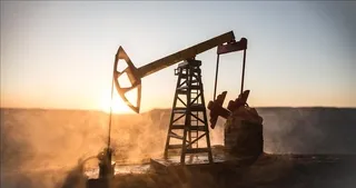 Brent petrolün varili 60,87 dolar