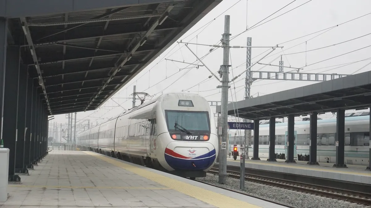 Edirne'den Çerkezköy'e hızlı tren dönemi: 4,5 saatlik yolculuk 54 dakikaya indi