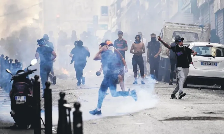 Batı’da sistem S.O.S. veriyor! Avrupa çetelere teslim: Tarifeleri bile var...