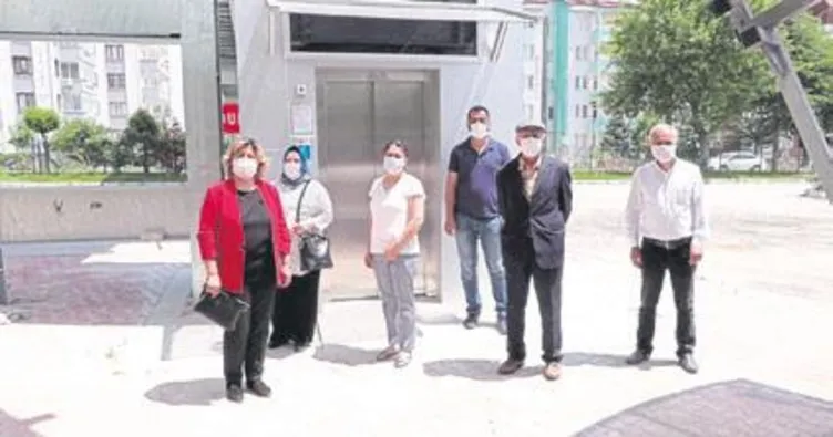 Asansörlü üst geçit sevinci