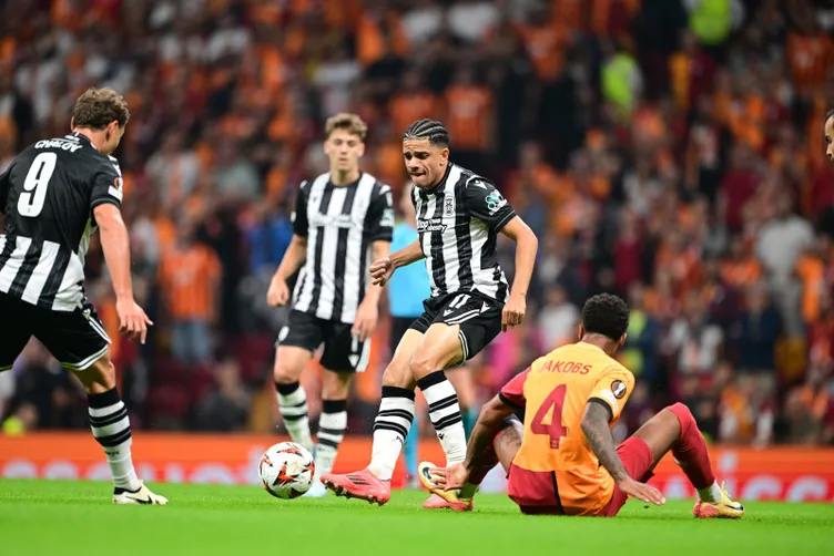 SON DAKİKA GALATASARAY HABERLERİ: PAOK maçında şaşkına çeviren pozisyon! Herkes gol diye ayağa kalktı ama…