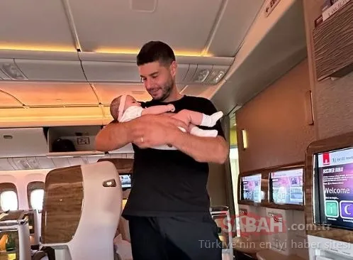 Gözde çift Berk Oktay ile Yıldız Çağrı Atiksoy minik kızları Mira Milena ile Maldivler’de!