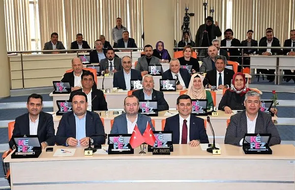 antalya-buyuksehir-belediye-baskan-adayi-tutuncuden-kepez-meclisine-veda-1709935763751.jpg