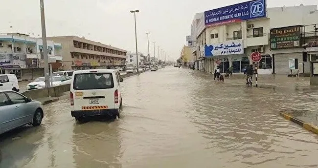 BAE'deki sel felaketinde yabancı uyruklu 7 kişi hayatını kaybetti
