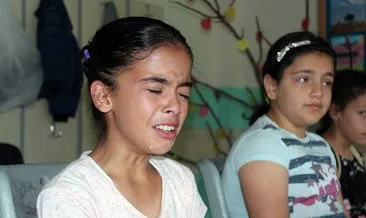Aysel öğretmenin öğrencileri karne töreninde gözyaşlarına boğuldu