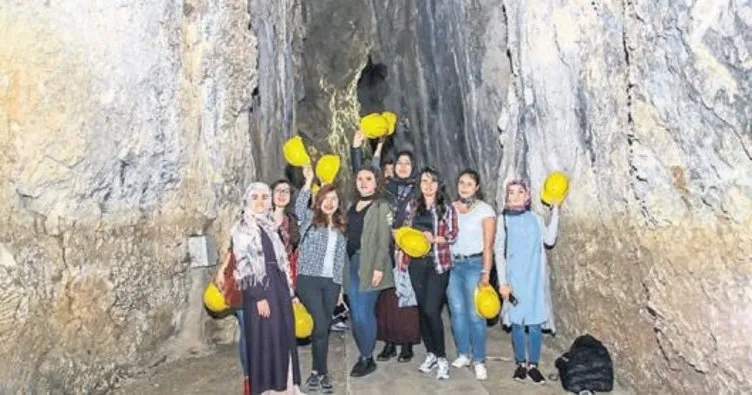 Öğrenciler Zindan Mağarası’nı gezdi