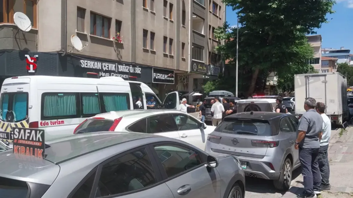 Kocaeli'de adliye önünde çıkan kavgada polis ekiplerinin müdahalesi