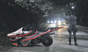 Herkes o motosikletin peşinde