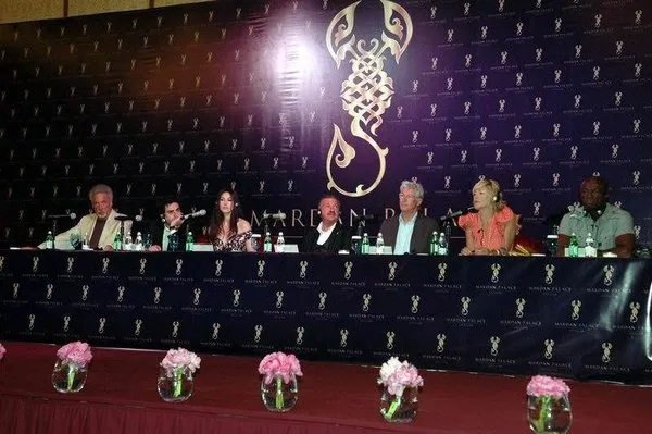 Mardan Otel starlarla açıldı