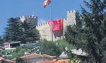 Ohri Kalesi’nde bayrak krizi